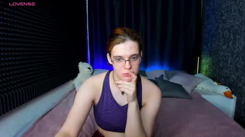 Kiki online show from 01-10-25, 04:41