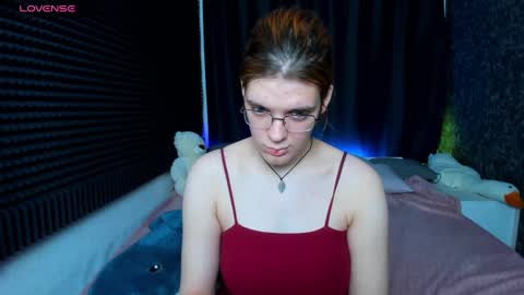 Kiki online show from 01-21-25, 01:11