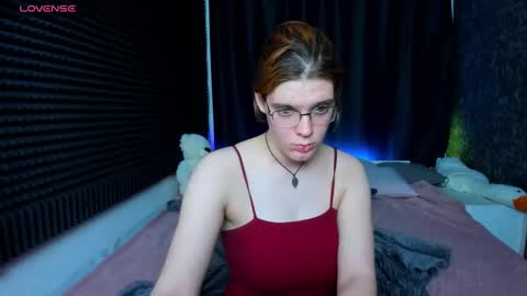 Kiki online show from 01-21-25, 04:16