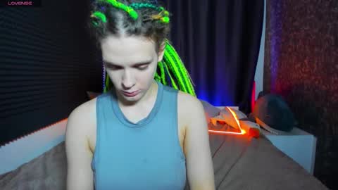 Kiki online show from 10-19-25, 10:16