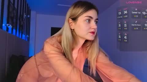 Kiki  dont forget to thumbs up me if you like my show  online show from 09-28-25, 10:31
