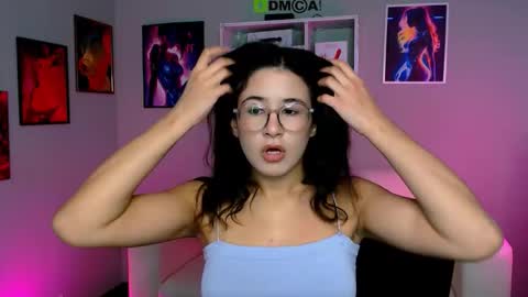Snapshot of kiki_yourlove chatting on 10-18-25, 10:05 Kira online show from 10-18-25, 10:05