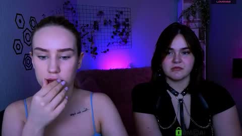 Snapshot of kiki_yourlove chatting on 10-19-25, 07:25 Kira online show from 10-19-25, 07:25