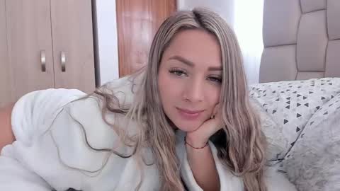 Ana      online show from 01-06-25, 02:58