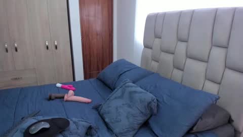 Ana      online show from 09-27-25, 02:44