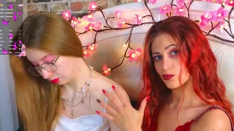 Snapshot of kim__dunn chatting on 12-04-25, 08:50 CatherineBarkJamieWallace online show from 12-04-25, 08:50