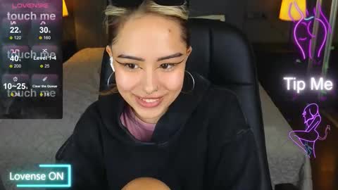 Kim online show from 10-10-25, 09:30