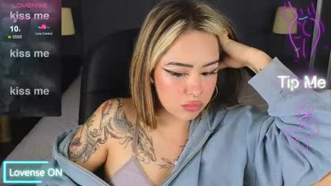 Kim online show from 10-21-25, 08:42