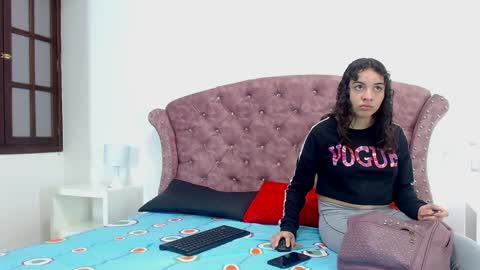 K I M online show from 01-20-25, 11:45