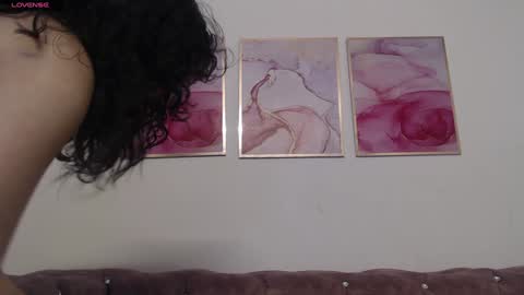 K I M online show from 01-25-25, 11:13