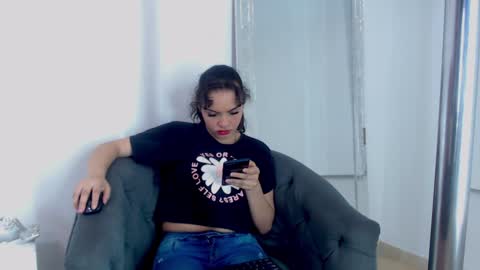 K I M online show from 01-27-25, 12:05