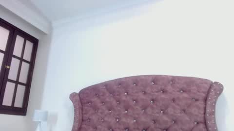 K I M online show from 02-18-25, 02:38