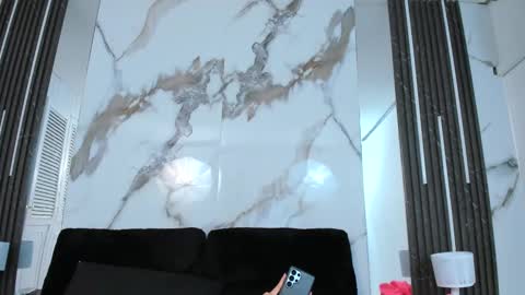 K I M online show from 09-10-25, 12:49