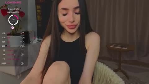 Snapshot of kim_lyn chatting on 02-06-26, 05:01 KIM online show from 02-06-26, 05:01