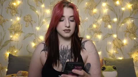 Hi Im Kimberly but u can call me Kim. Turn on ur sound i love to talk and moan online show from 12-06-24, 11:00