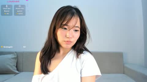 Snapshot of kim_sua chatting on 10-16-25, 01:56 Su A online show from 10-16-25, 01:56