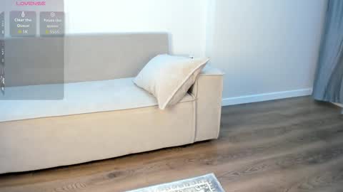 Snapshot of kim_sua chatting on 11-10-25, 01:21 Su A online show from 11-10-25, 01:21