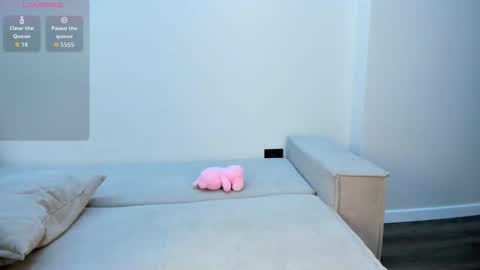 Snapshot of kim_sua chatting on 11-15-25, 01:18 Su A online show from 11-15-25, 01:18