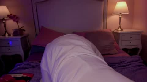 Snapshot of kimapril chatting on 11-08-25, 08:03 April online show from 11-08-25, 08:03