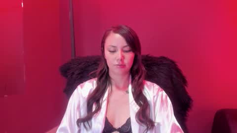 Snapshot of kimberly1fox chatting on 10-28-25, 05:44 Kim online show from 10-28-25, 05:44