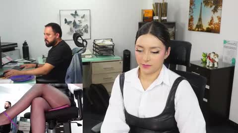 Snapshot of kimberly_clars chatting on 01-08-25, 11:41 Kimberly 1200-1900 GMT-5 online show from 01-08-25, 11:41