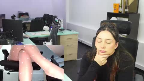 Snapshot of kimberly_clars chatting on 02-21-25, 09:00 Kimberly 1200-1900 GMT-5 online show from 02-21-25, 09:00