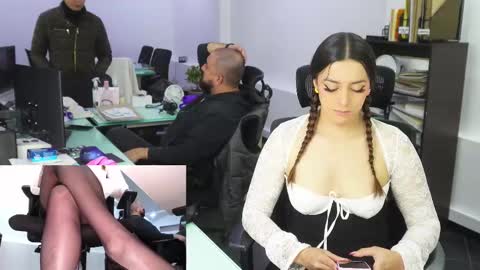 Snapshot of kimberly_clars chatting on 03-03-25, 06:22 Kimberly 1200-1900 GMT-5 online show from 03-03-25, 06:22