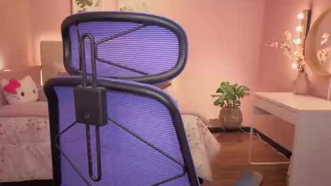 Snapshot of kimberly_clars chatting on 09-24-25, 12:25 Kimberly 1200-1900 GMT-5 online show from 09-24-25, 12:25