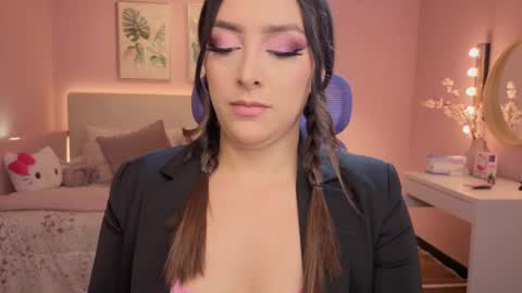 Snapshot of kimberly_clars chatting on 09-24-25, 06:11 Kimberly 1200-1900 GMT-5 online show from 09-24-25, 06:11