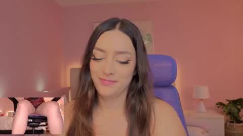 Snapshot of kimberly_clars chatting on 09-25-25, 07:06 Kimberly 1200-1900 GMT-5 online show from 09-25-25, 07:06