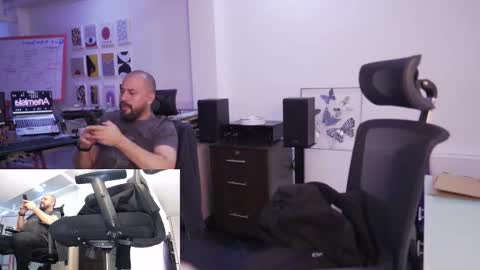 Snapshot of kimberly_clars chatting on 10-19-25, 07:14 Kimberly 1200-1900 GMT-5 online show from 10-19-25, 07:14