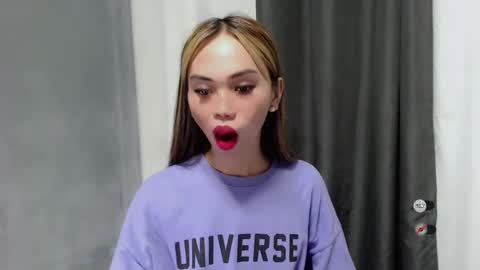 Snapshot of kimberly_tart chatting on 01-22-25, 10:40 Kimberly online show from 01-22-25, 10:40