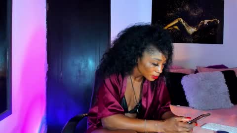 Snapshot of kimberlybanks2 chatting on 01-27-25, 12:22 Kimberly Banks online show from 01-27-25, 12:22