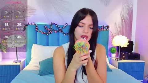 Kim online show from 11-10-25, 06:56