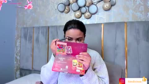  KIM  online show from 10-12-25, 03:27