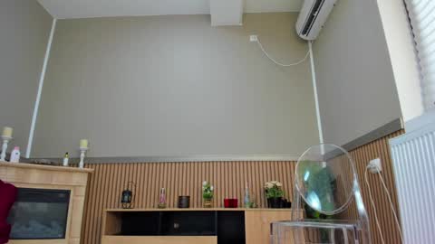 kimi_ivy online show from 12-08-24, 10:41