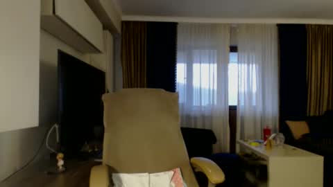 Kim Lee  online show from 10-03-25, 02:36