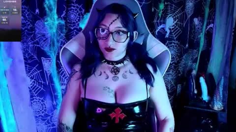 Snapshot of kimlennox_ chatting on 10-24-25, 01:51 online show from 10-24-25, 01:51