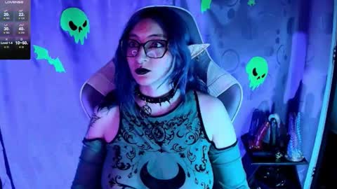 Snapshot of kimlennox_ chatting on 11-17-25, 01:50 online show from 11-17-25, 01:50