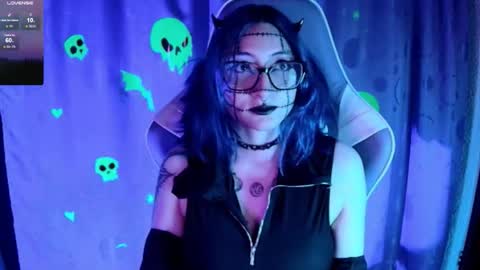 Snapshot of kimlennox_ chatting on 11-21-25, 02:16 online show from 11-21-25, 02:16