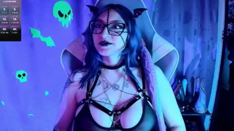 Snapshot of kimlennox_ chatting on 11-25-25, 02:17 online show from 11-25-25, 02:17