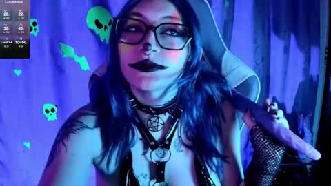 Snapshot of kimlennox_ chatting on 11-27-25, 02:19 online show from 11-27-25, 02:19