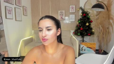 Kim  online show from 12-29-24, 12:41