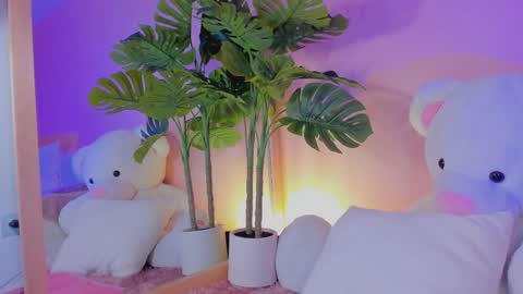 Snapshot of kimm_rosee chatting on 11-19-25, 08:42 Kim online show from 11-19-25, 08:42