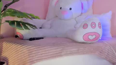 Snapshot of kimm_rosee chatting on 12-17-25, 06:25 Kim online show from 12-17-25, 06:25