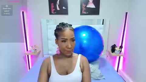 Kim online show from 09-19-25, 01:01