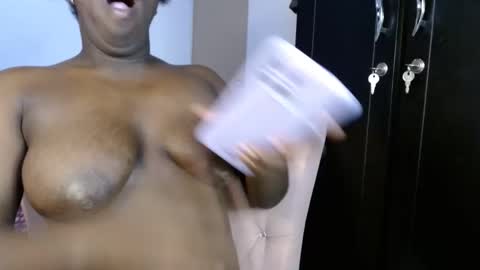 kimmy94192 online show from 12-06-24, 07:10