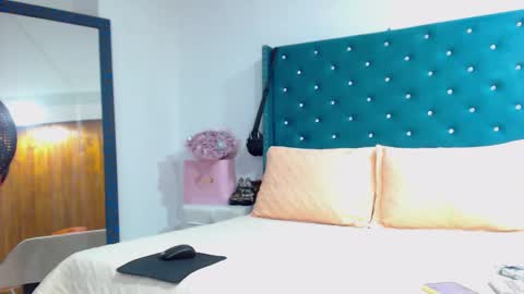 Kim online show from 12-17-25, 02:45