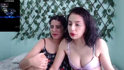 Snapshot of kimzu2830 chatting on 03-08-25, 03:13 Kim and Zuka online show from 03-08-25, 03:13