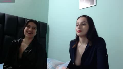 Snapshot of kimzu2830 chatting on 10-12-25, 02:10 Kim and Zuka online show from 10-12-25, 02:10